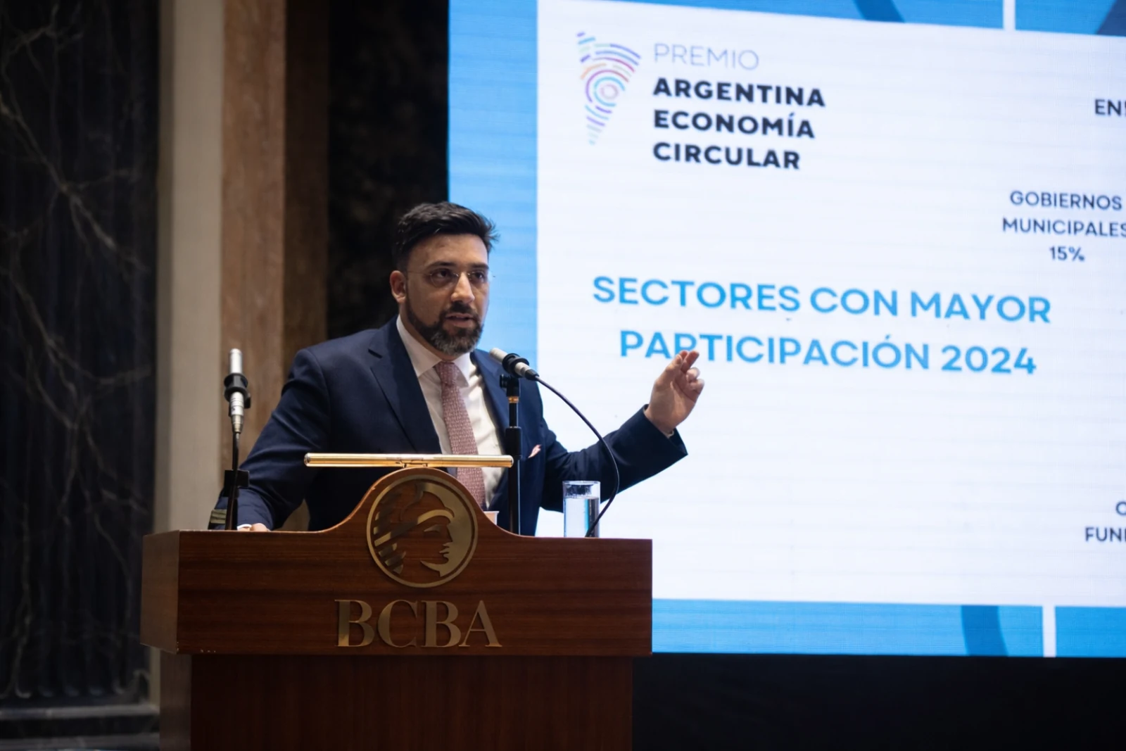 Exposición pública sobre integridad y sistemas institucionales